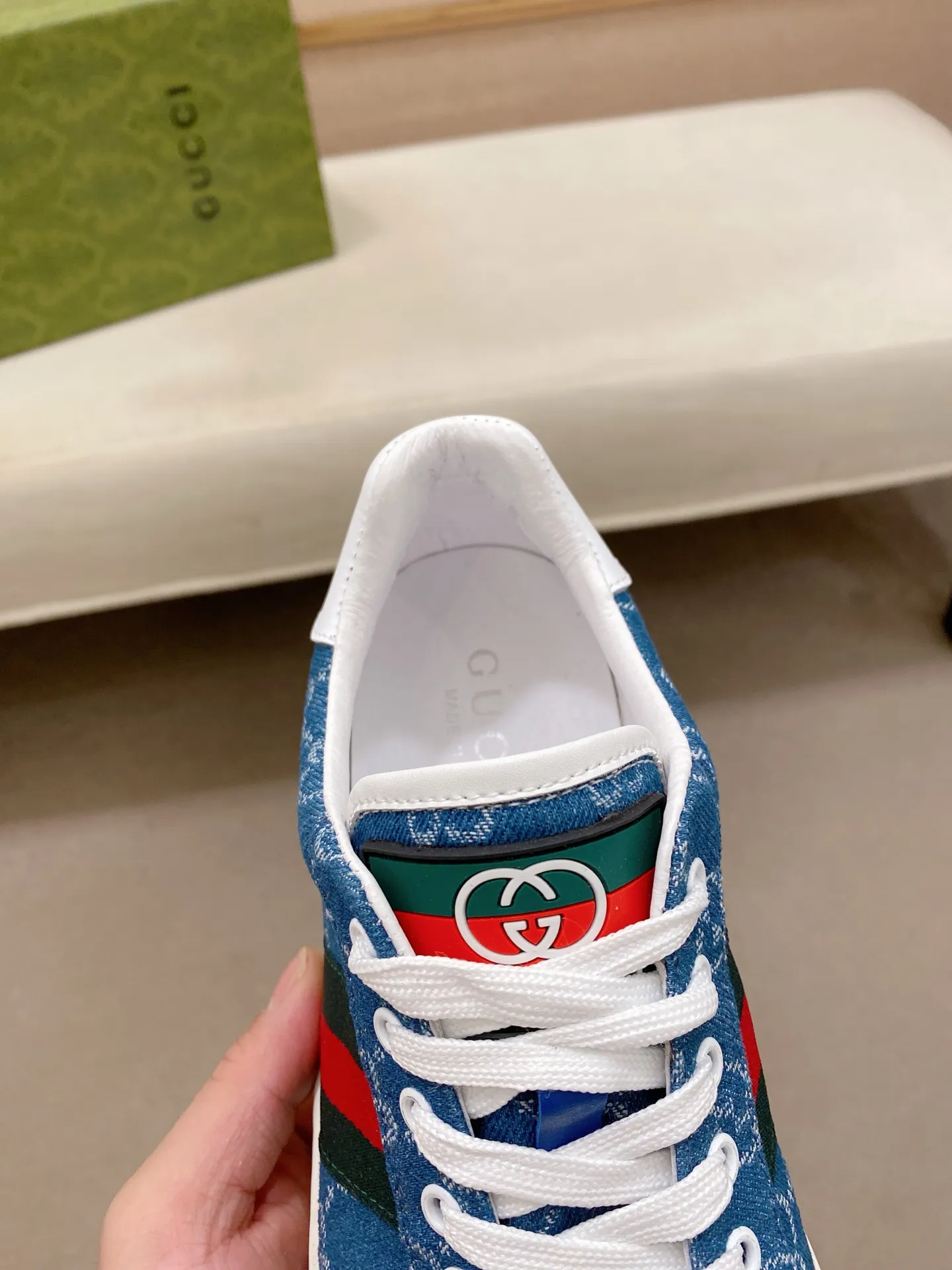 Factory price: 460💰 (GUCCI) The latest model from the official website 🎁🎁Casual and fashionable men's shoes👟, hot style 💥The version is simple and elegant, exclusive for trendy men. Unique official website latest brand elements 👑Gucci original decoration, fashionable and generous, the fabric is original cowhide ✅sheepskin lining, the official website specifies wear-resistant casual outsole, the classic model is taken in kind at the counter🎬38-44 (45 is not returned or exchanged)